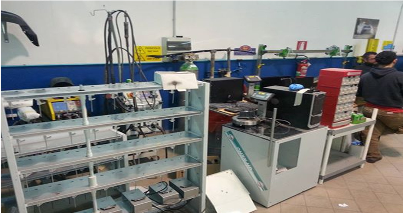 OFFICINA-INTERNI-AUTOCARROZZERIA-CARROZZIERE-MAURO-PINTORI-PRATO-SARDO-LOTTO-81-NUORO.JPG