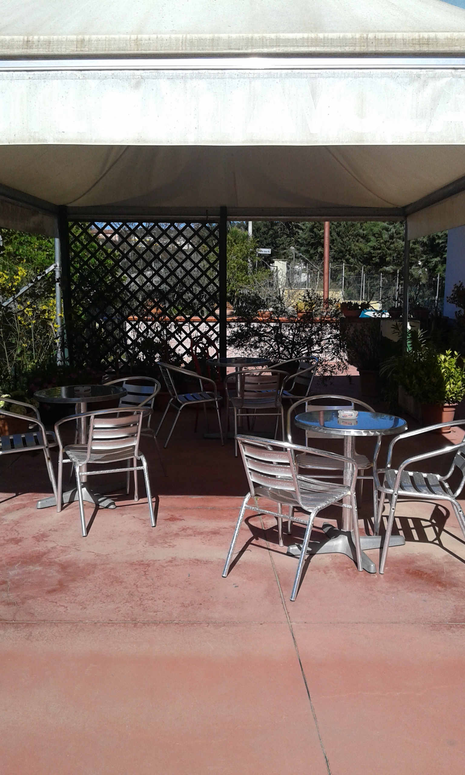 ESTERNO_BAR_DA_UGO-PRATO-SARDO-LOTTO-71A-NUORO.jpg